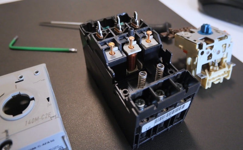 How do circuit breakers work? Thermal and magnetic actuators inside a breaker